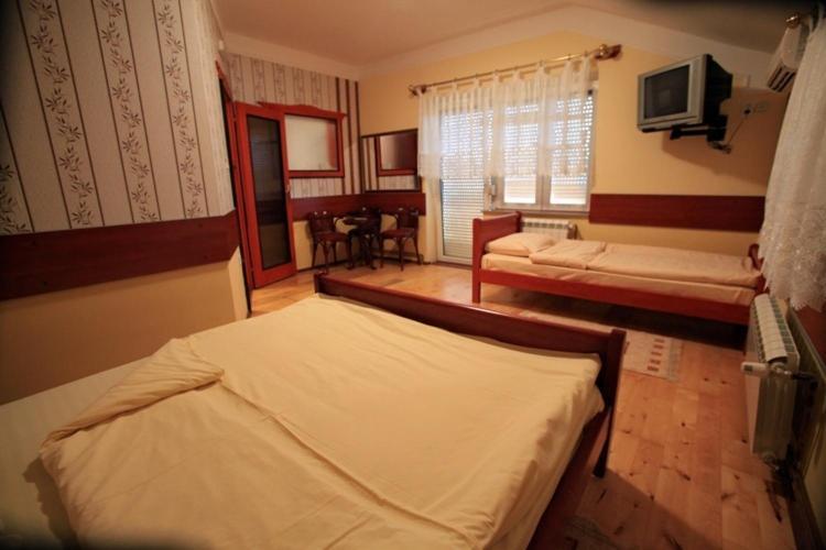 Hotel Dunav Sremski Karlovci Værelse billede